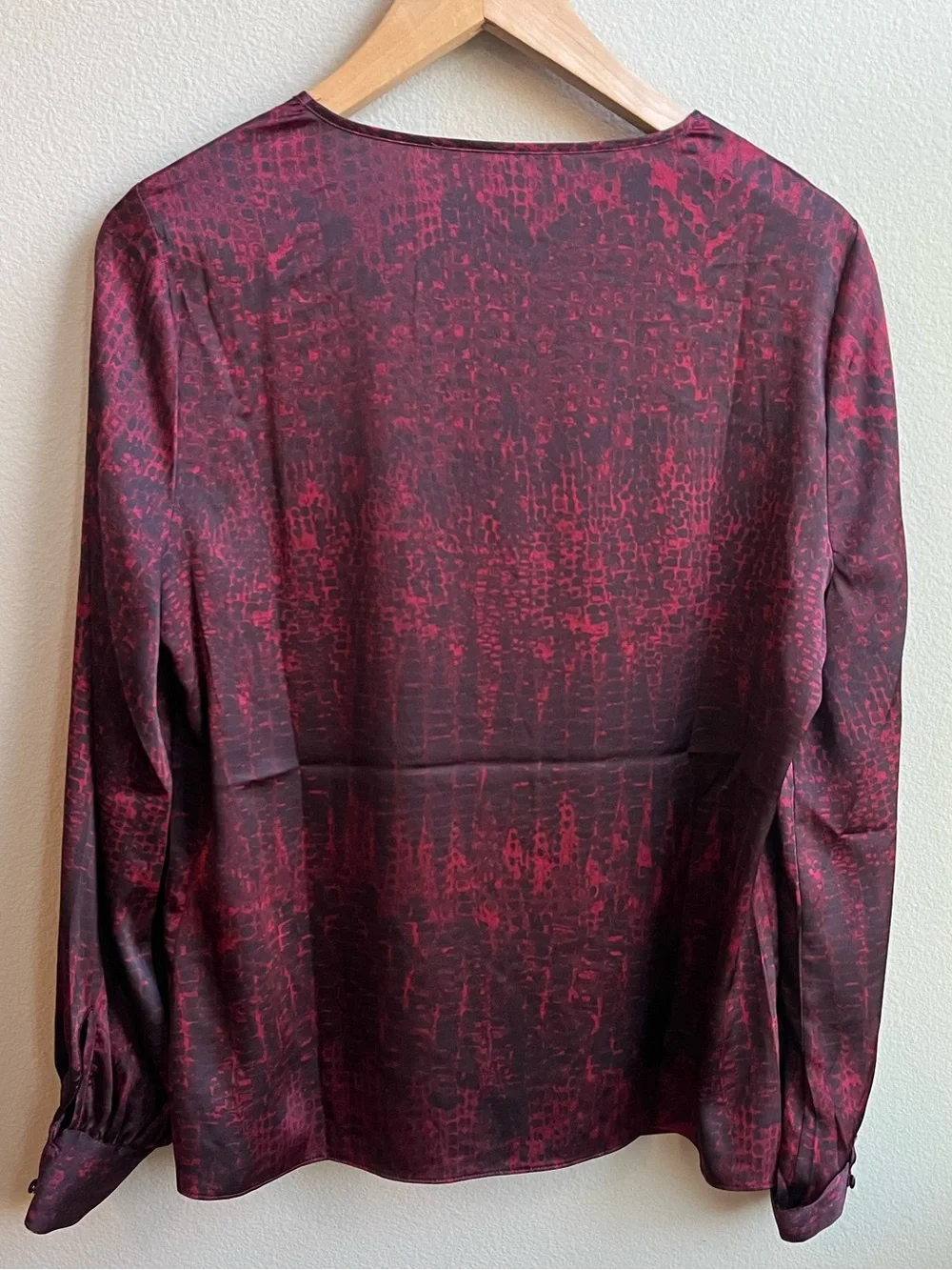 White House Black Market Deep Red & Black Smocked V-Neck Long Sleeve Blouse Chic - Picture 3 of 7